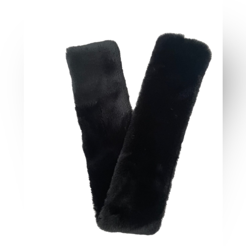 Luxor’s INC scarf